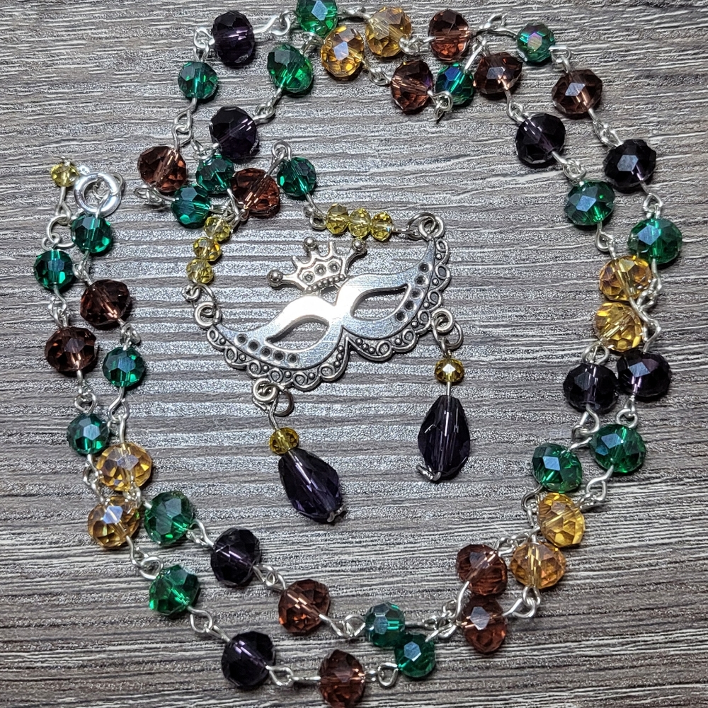 Bal Masque Vintage-Inspired Glass Mardi Gras Beads